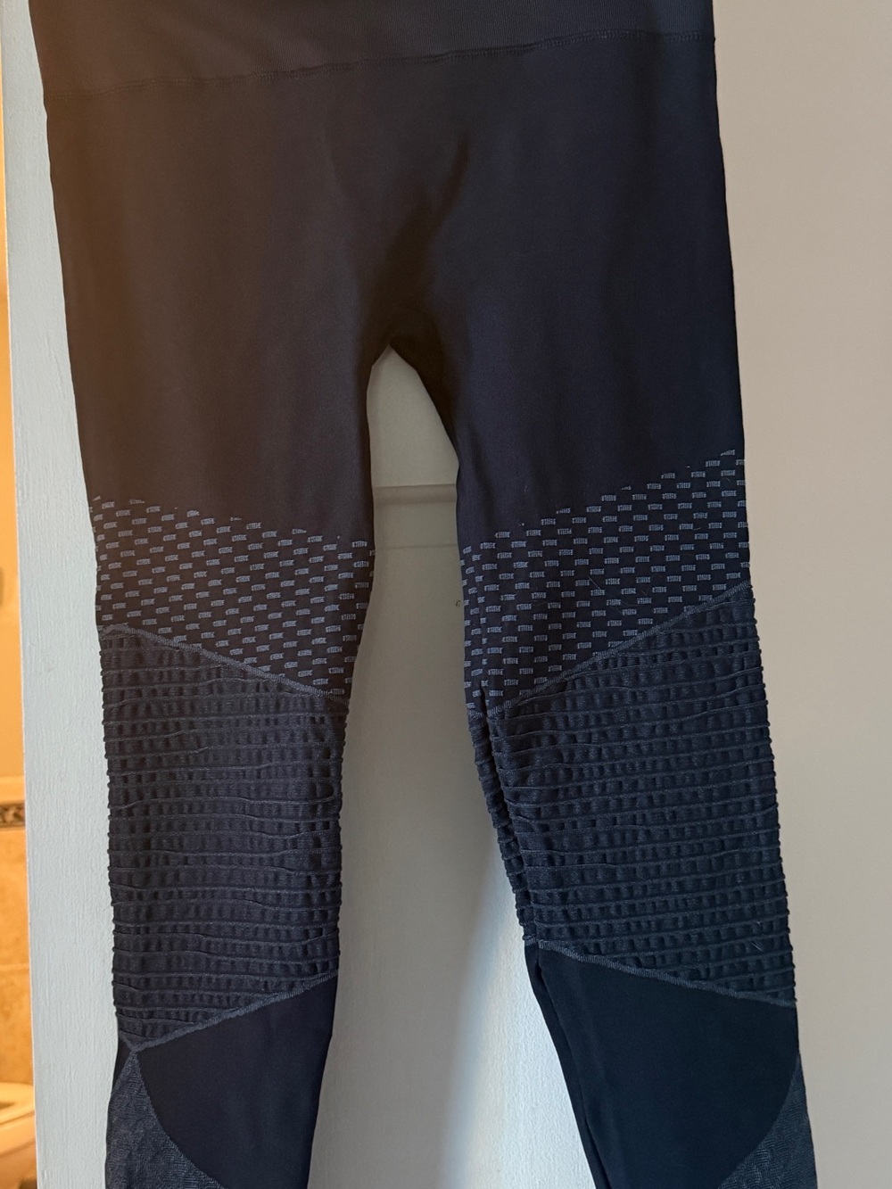 Spanx Seamless Textured Black Leggings